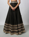 Maanyata Lehenga Set