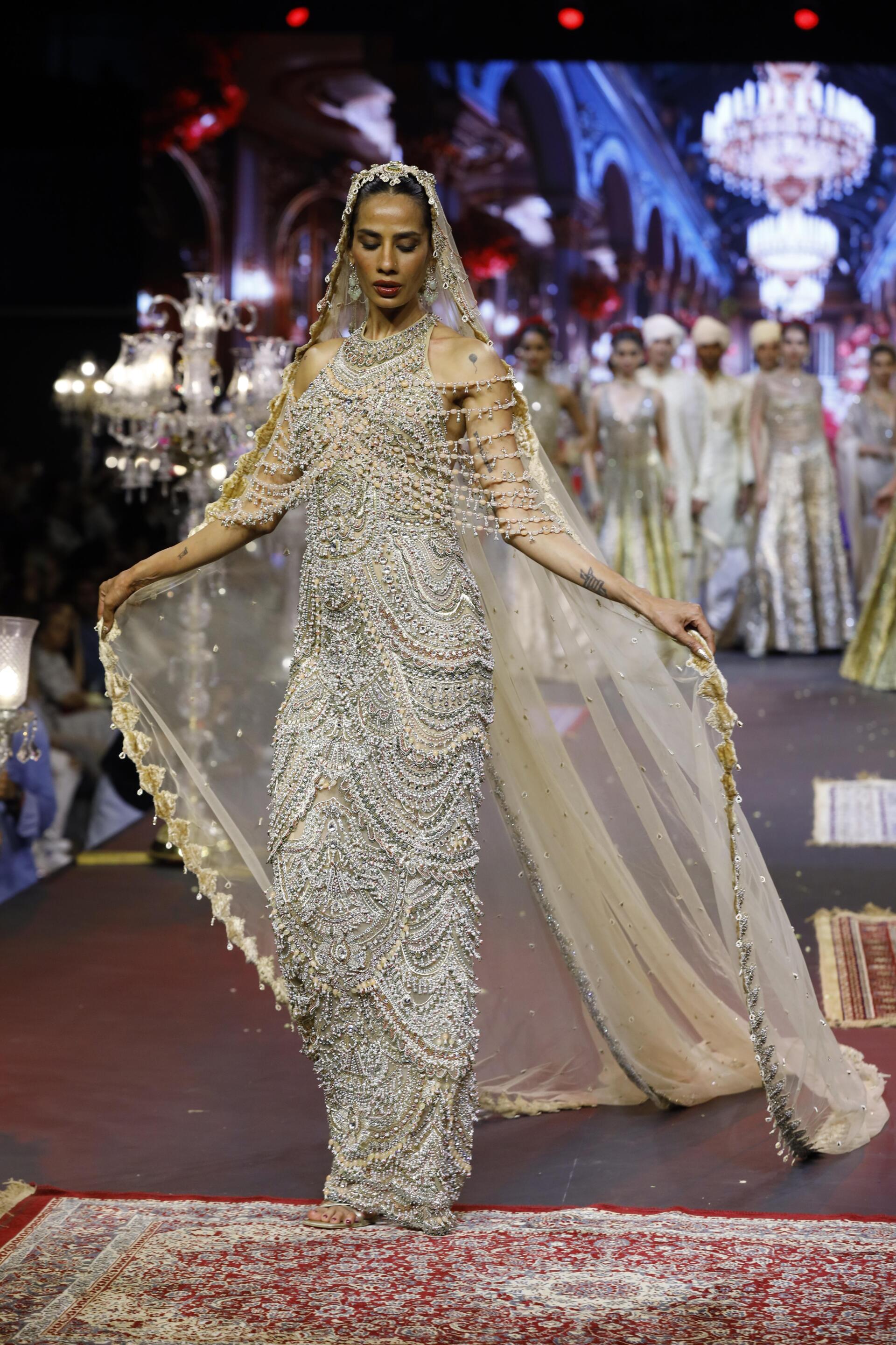 Sheeshmahal Jadau Gown
