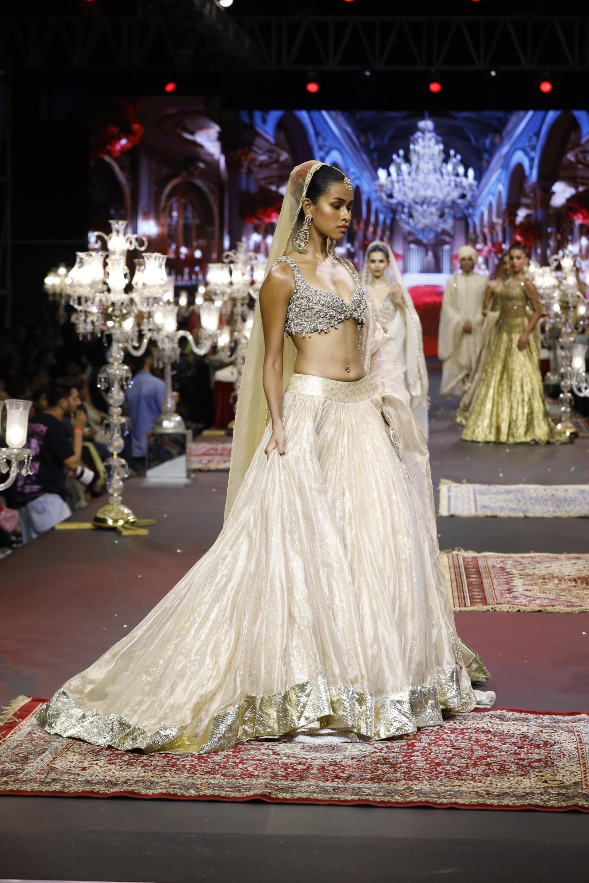 Noor-e-Zar Lehenga Set