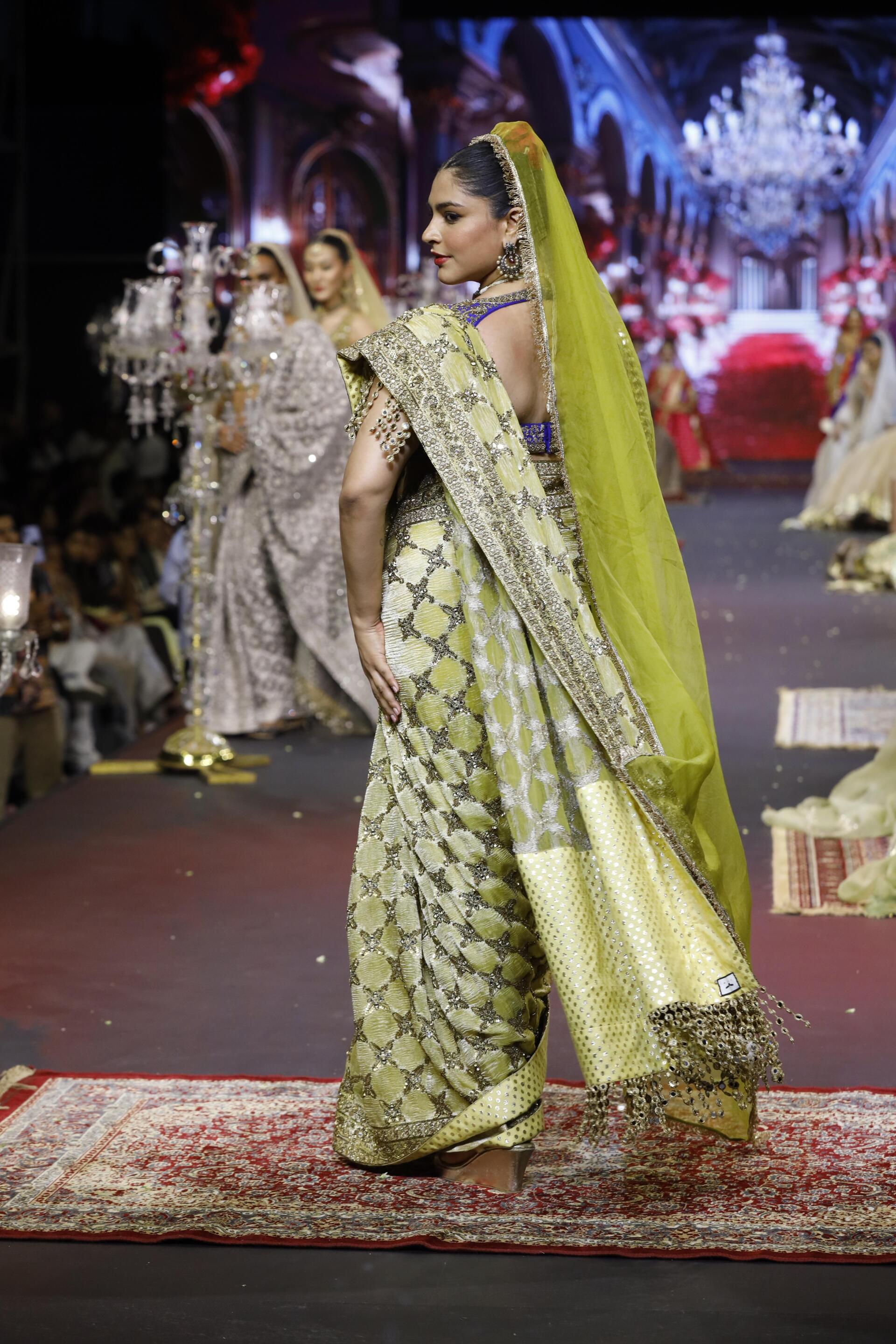 Neelkanthi Noor Saree Set