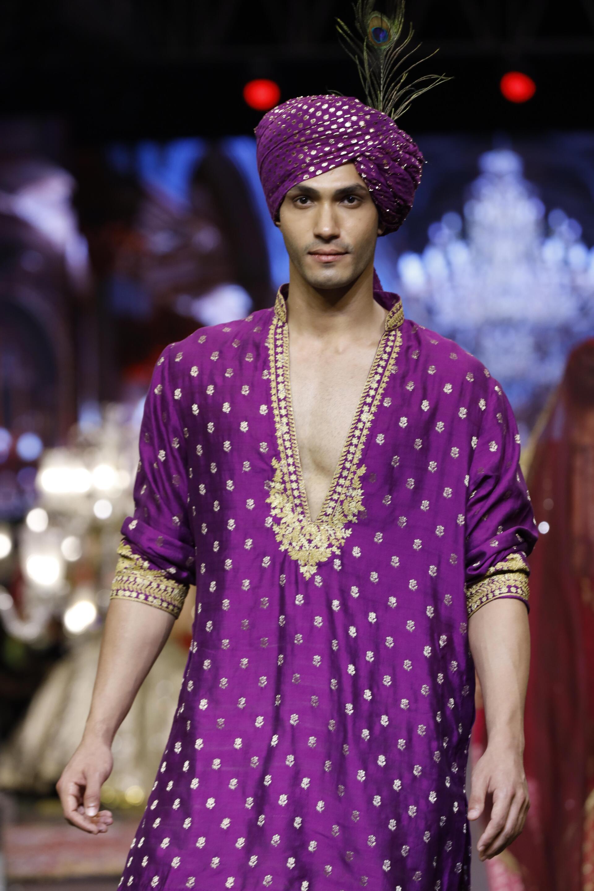 Rehzaar Amethyst Kurta Set