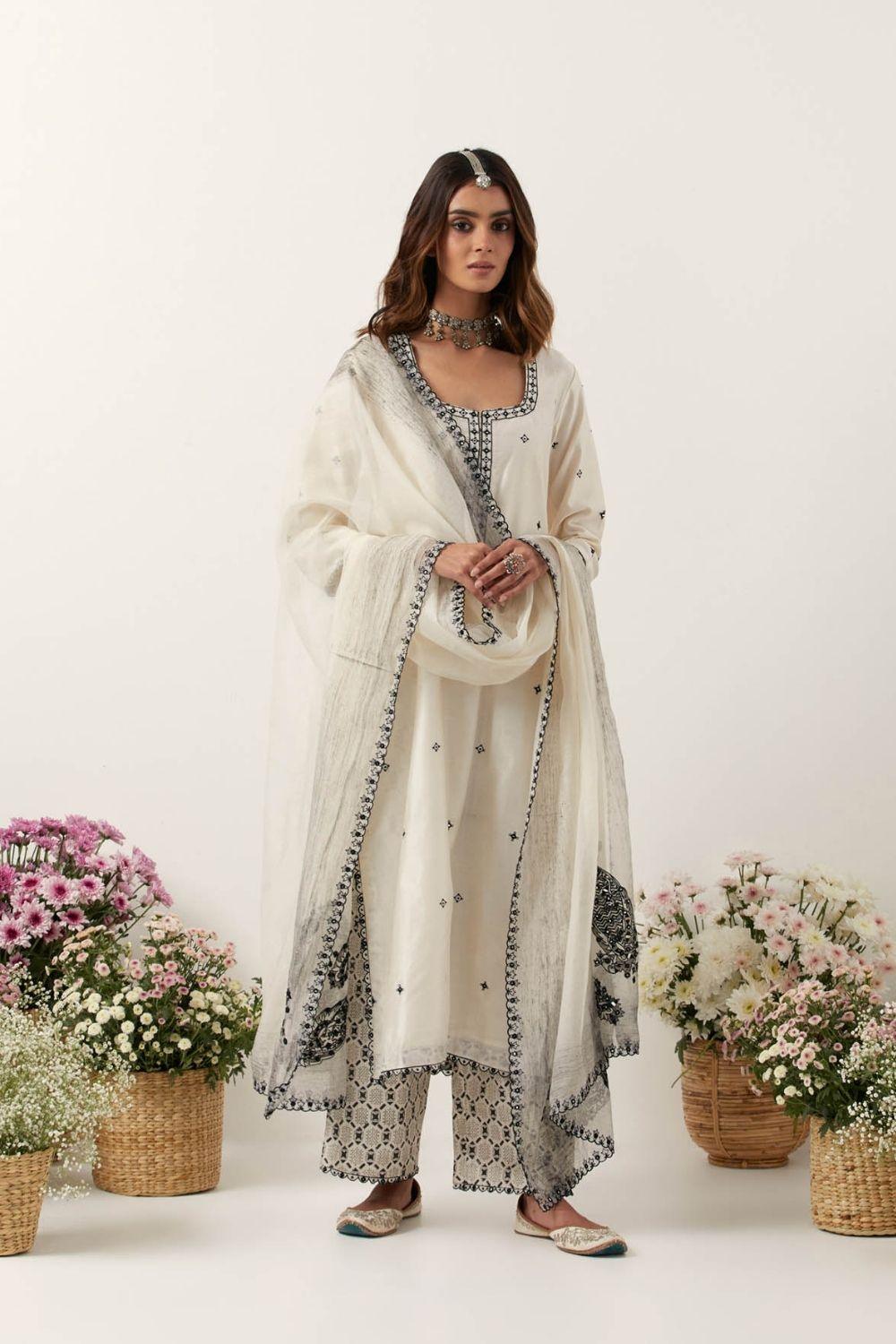 Ivory Kurta Paired With Pants &amp; Dupatta