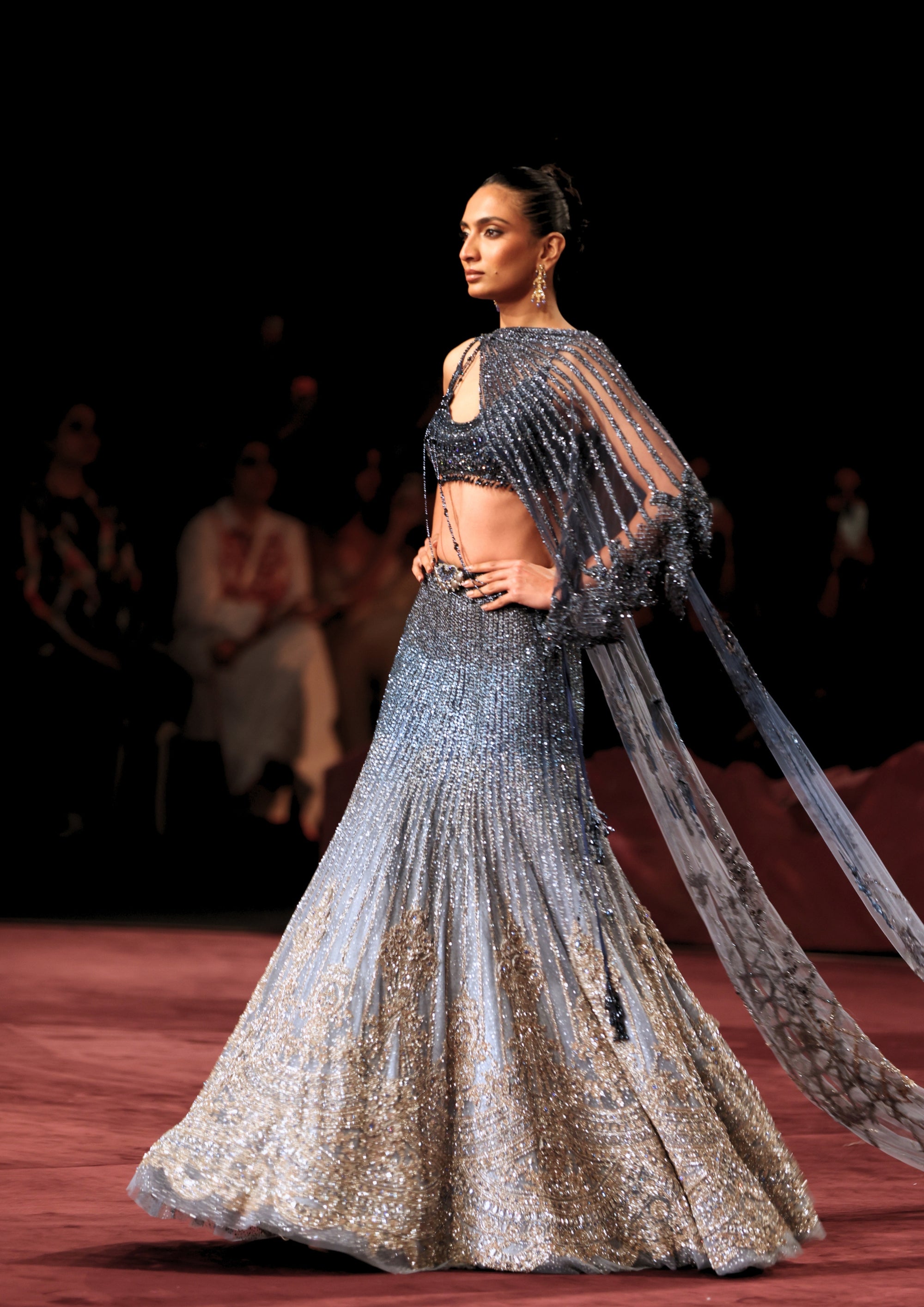 Neel Aabha Lehenga