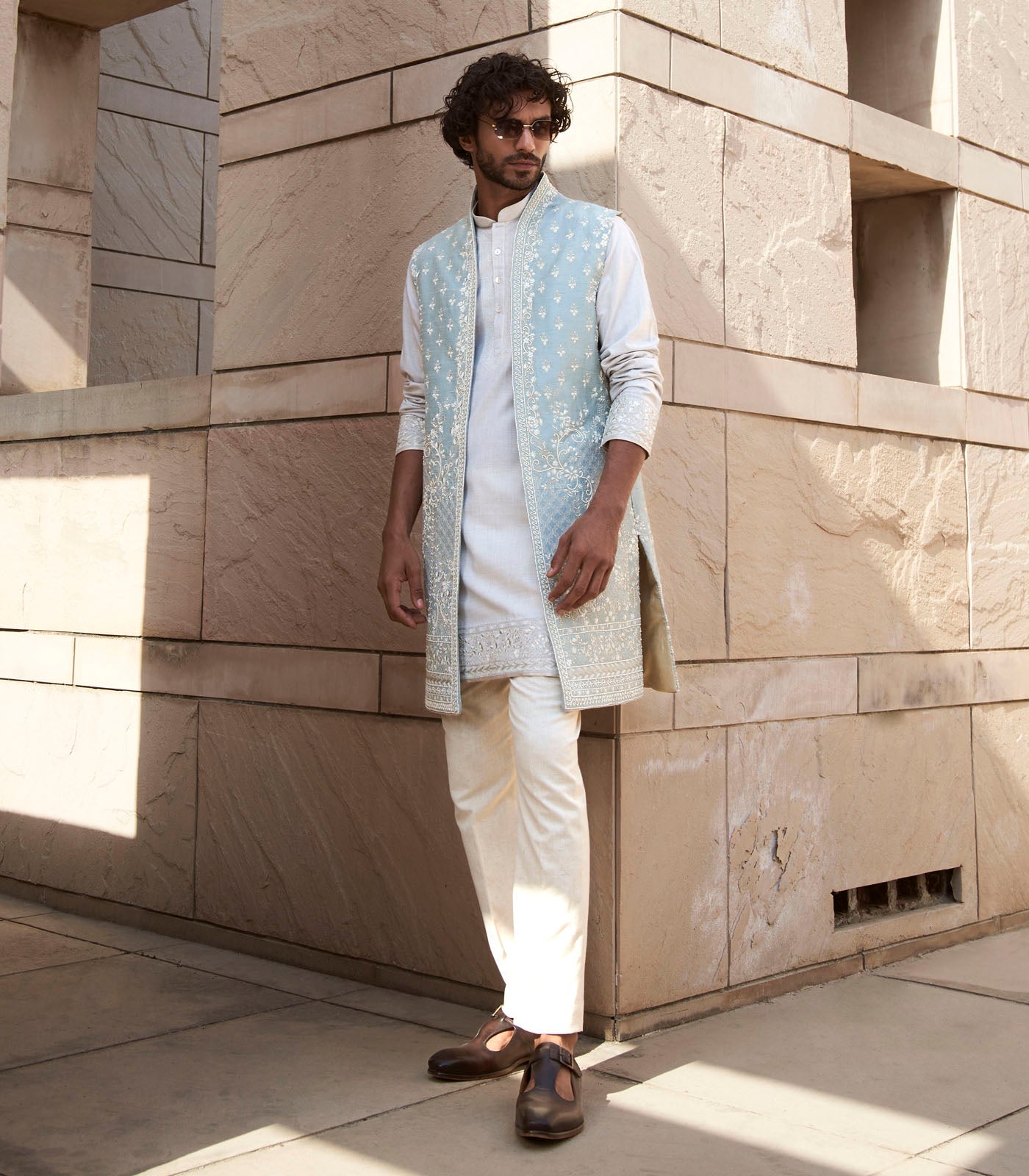 Rose Creeper With Floral Buttis Bandi