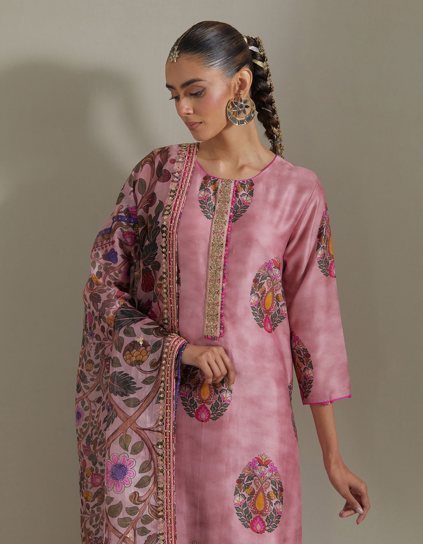 Classic Kurta Set With Pants - Pink 4