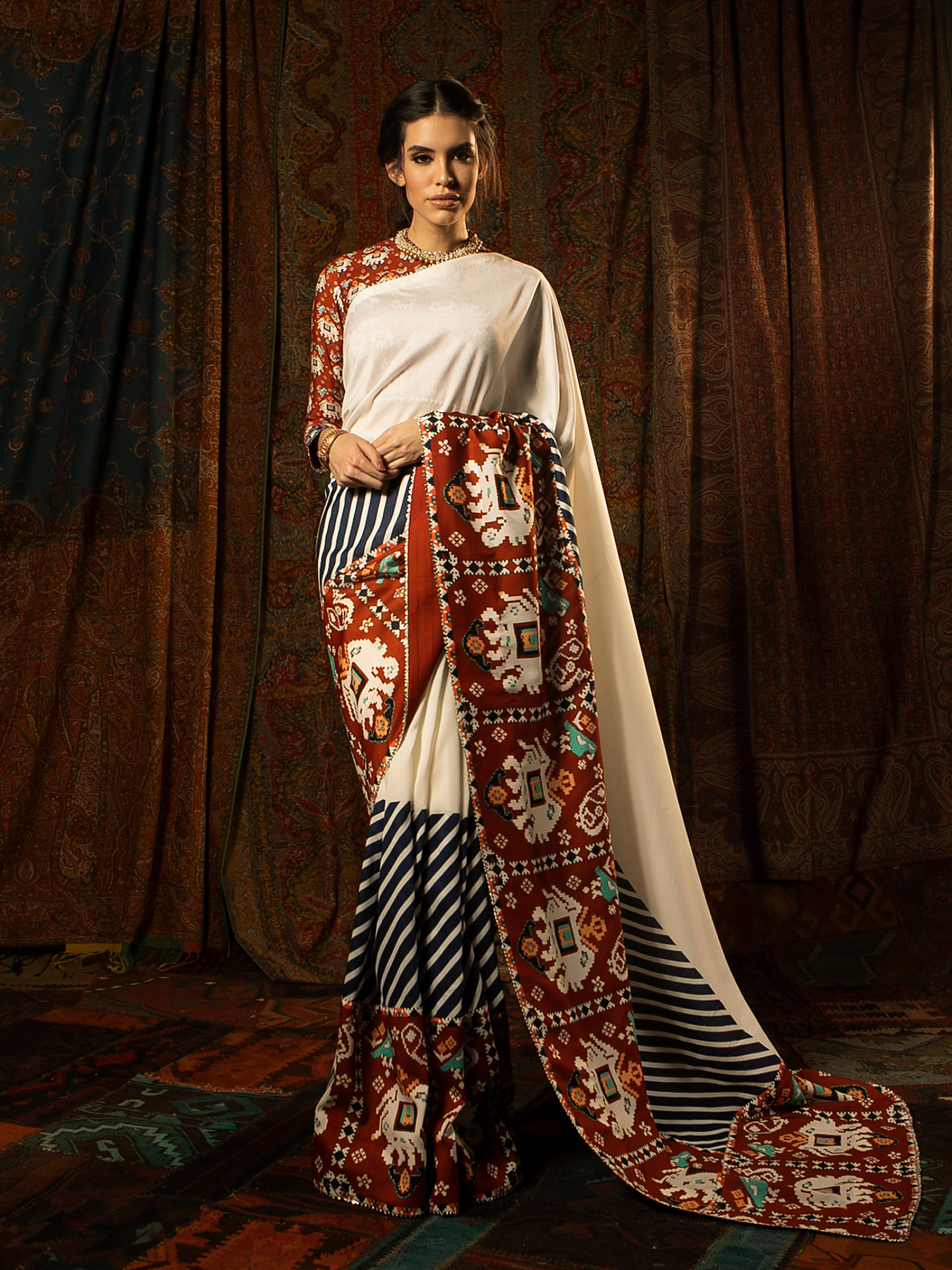 Patolu Saree &amp; Blouse Set