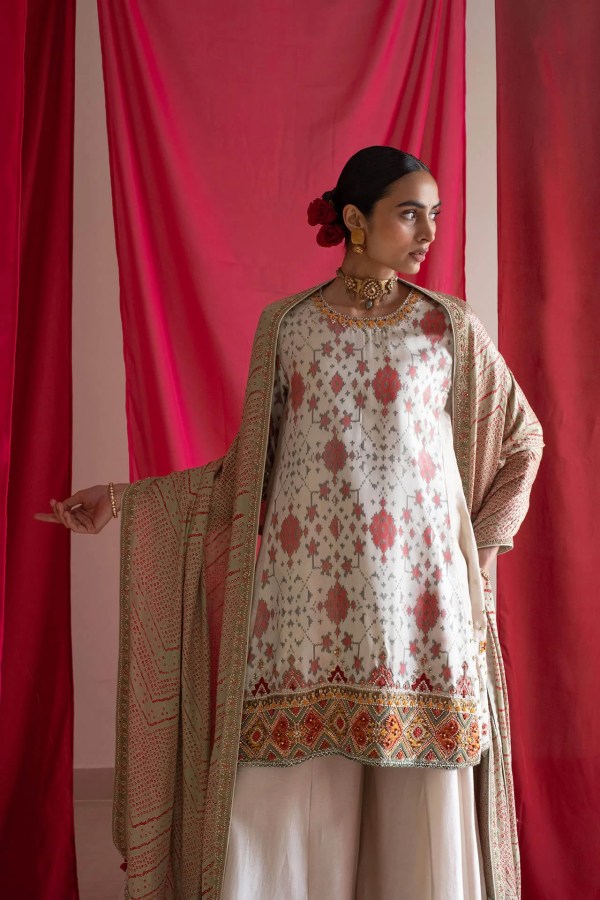 Ivory Patola Kurta with Mint Bandhani Dupatta