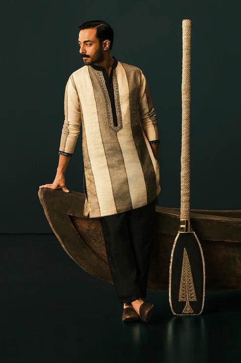 Palm Pillar Black &amp; White Kurta Set