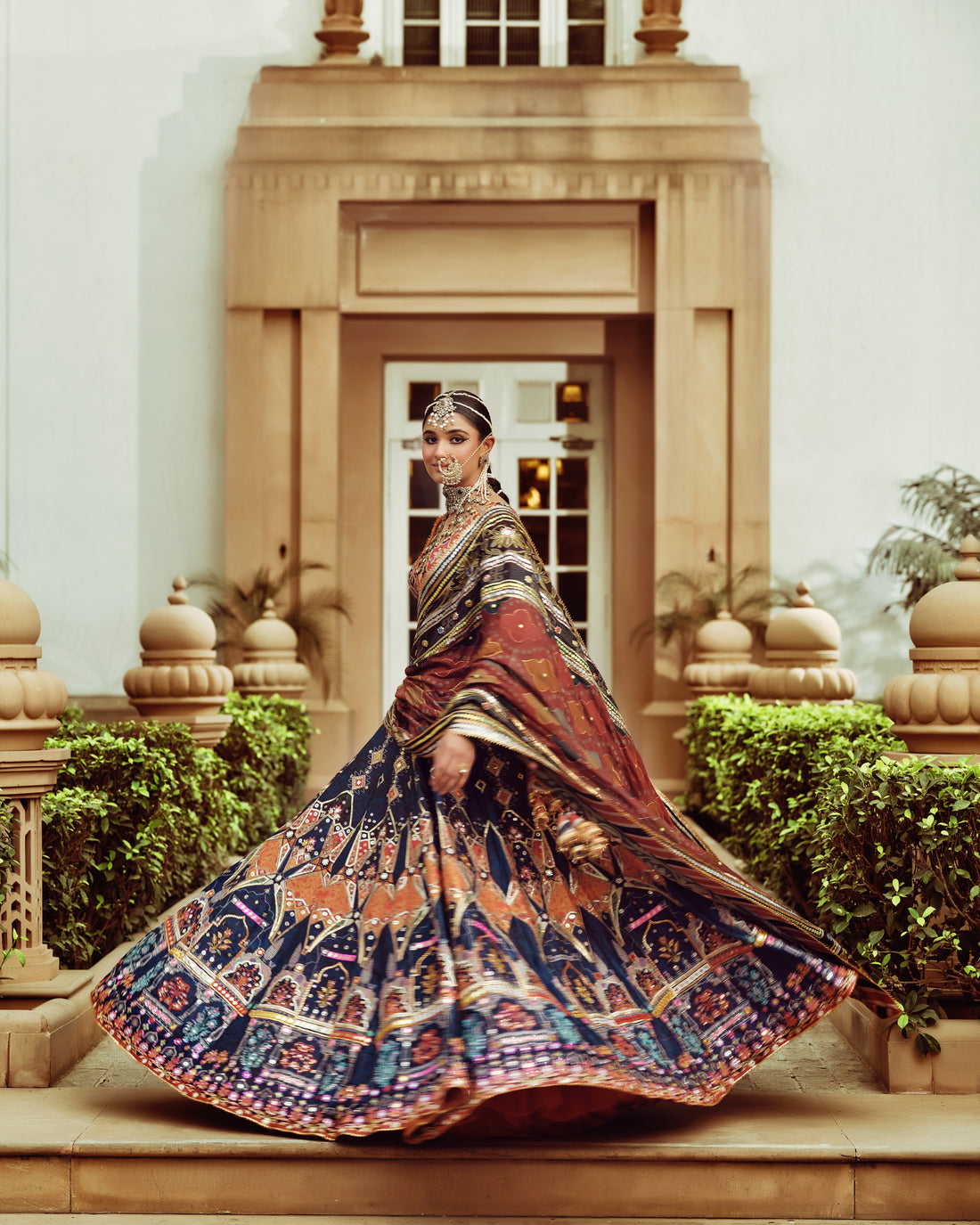 Mahnur Lehenga