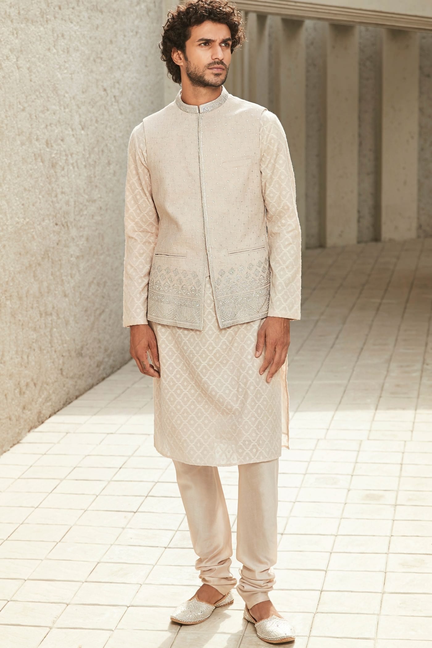 The Mod-Minimal Kurta Set