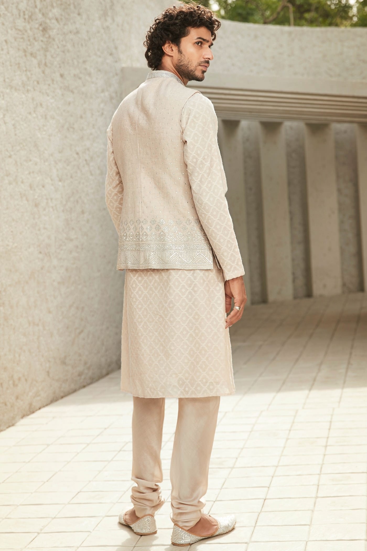 The Mod-Minimal Kurta Set