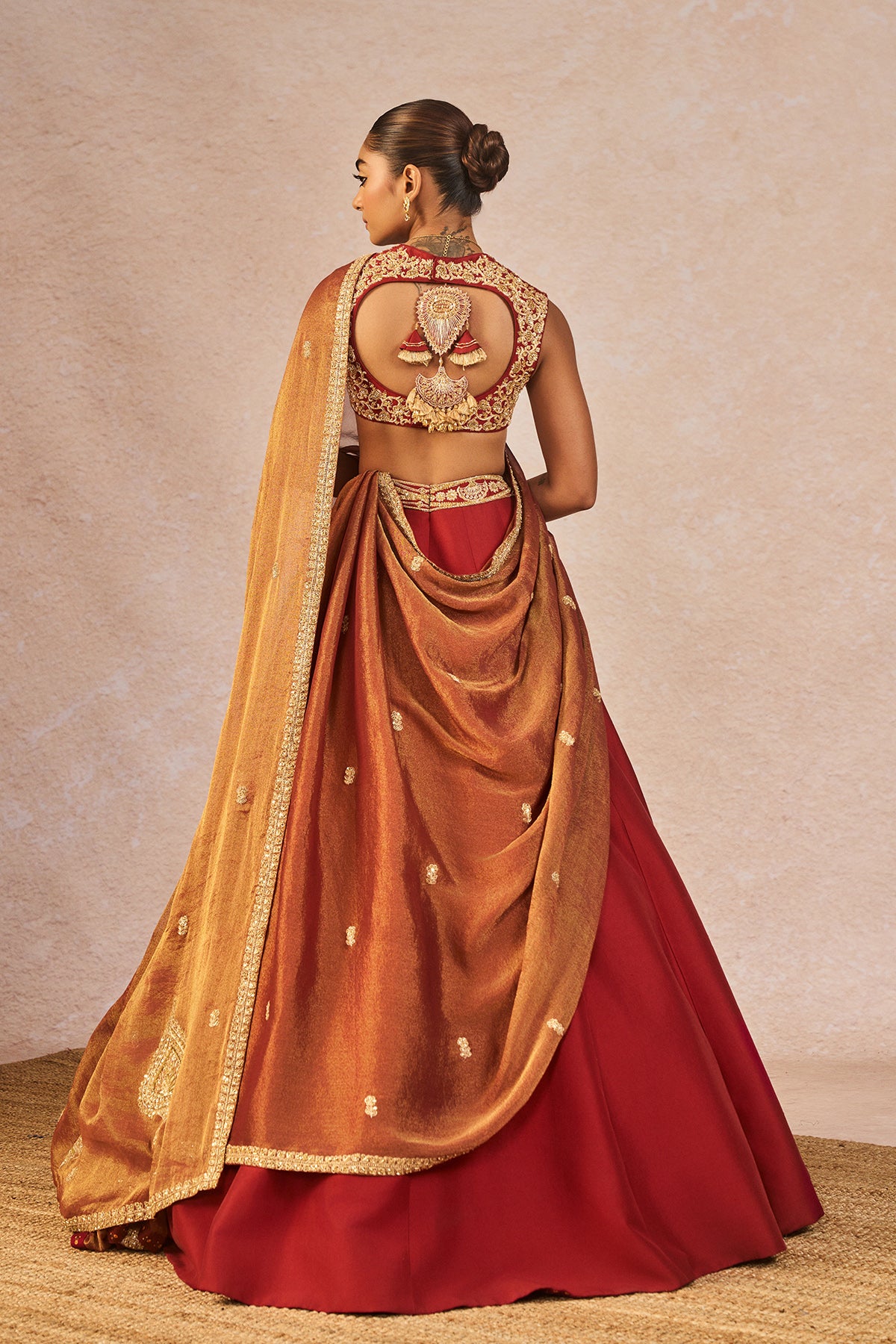 Baat Ban Gayi Lehenga