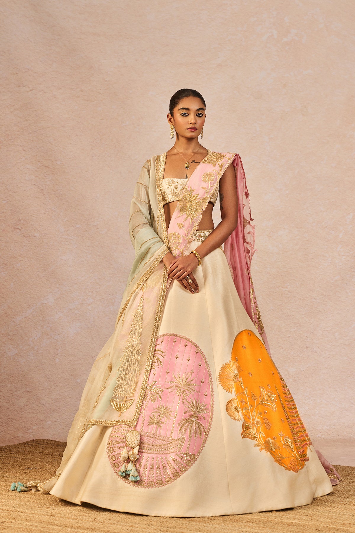 Mahek Ti Hui Chandni Lehenga