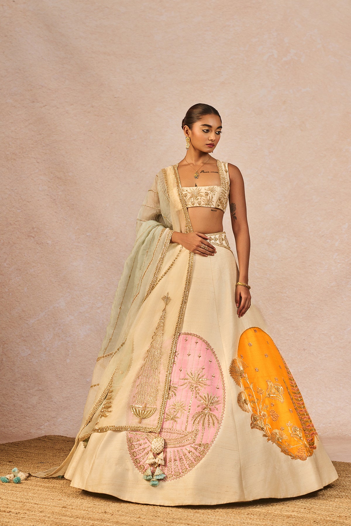 Mahek Ti Hui Chandni Lehenga
