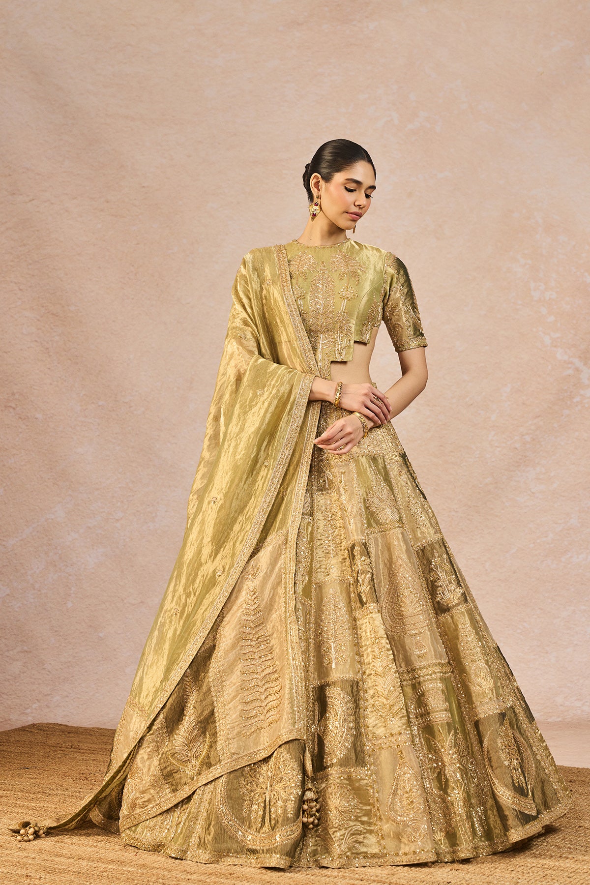 Khwabon Ki Shehzadi Lehenga