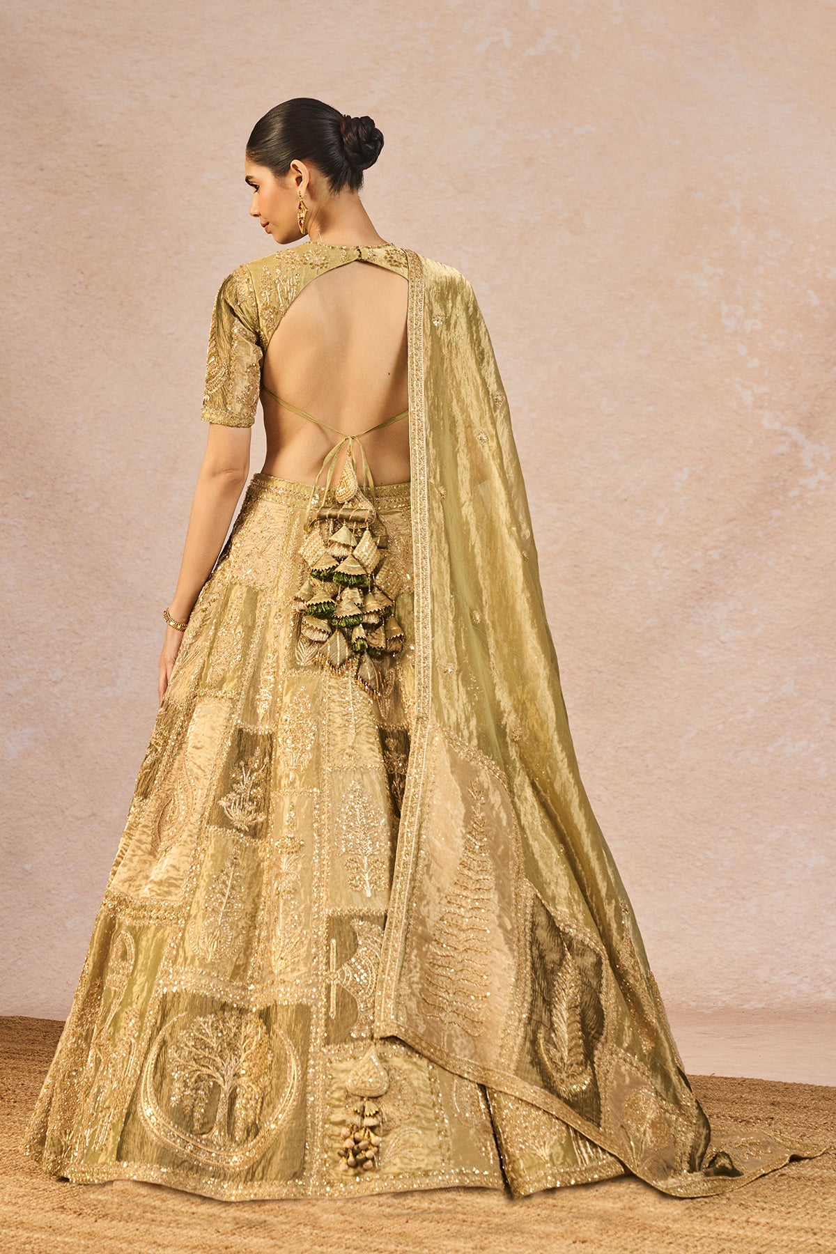 Khwabon Ki Shehzadi Lehenga