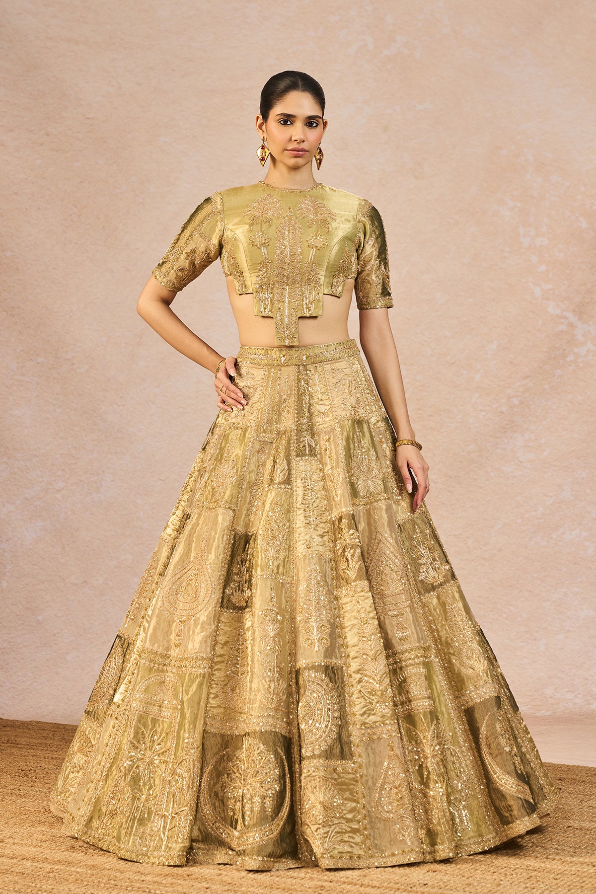Khwabon Ki Shehzadi Lehenga