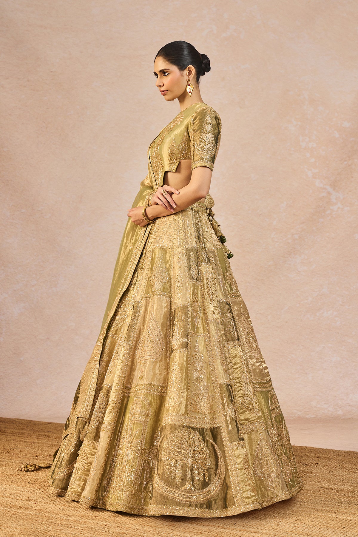 Khwabon Ki Shehzadi Lehenga