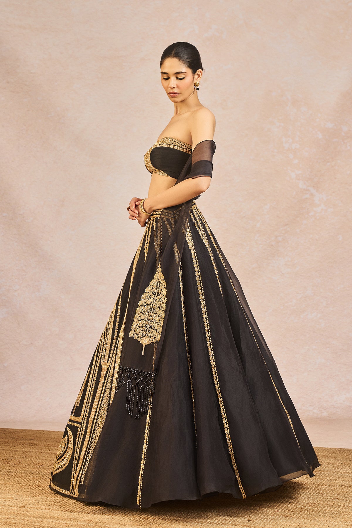 Aankhon Ka Paigam Lehenga
