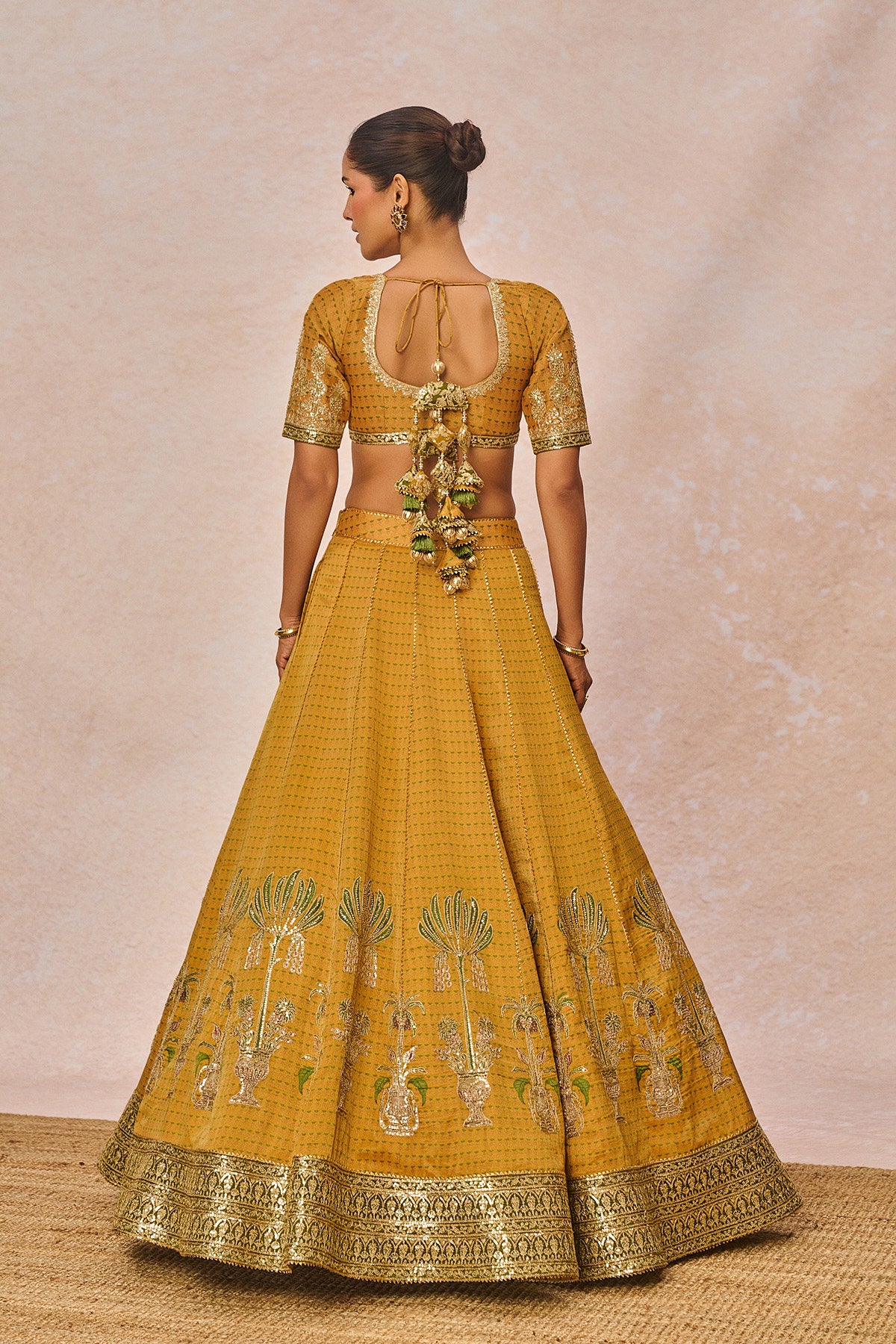 The ‘Ajnabi Ehsaas’ Lehenga Set