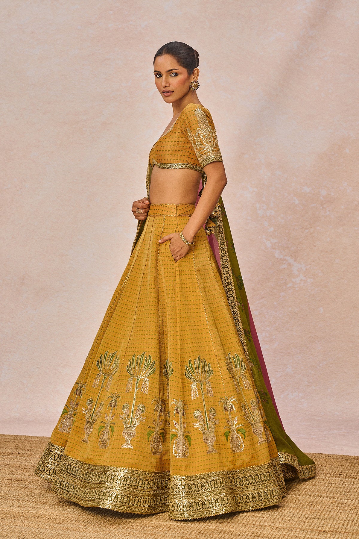 The ‘Ajnabi Ehsaas’ Lehenga Set
