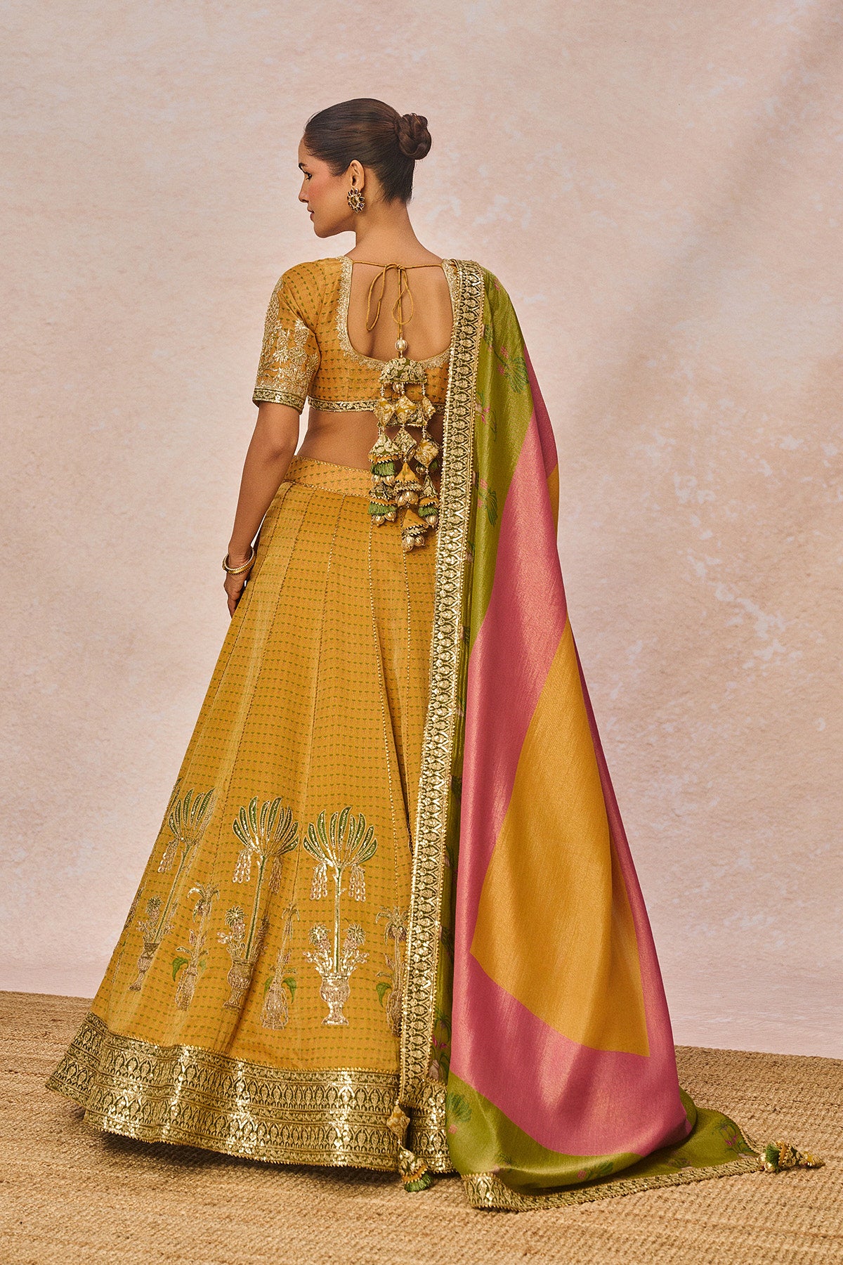 The ‘Ajnabi Ehsaas’ Lehenga Set