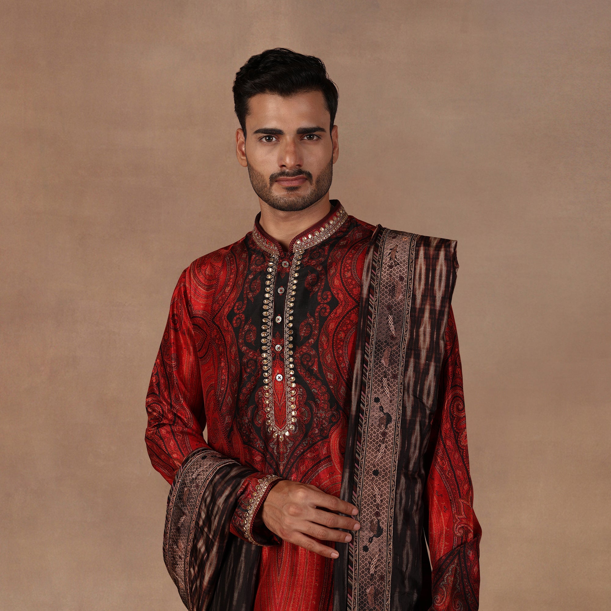 Burgundy - Black Stole | East